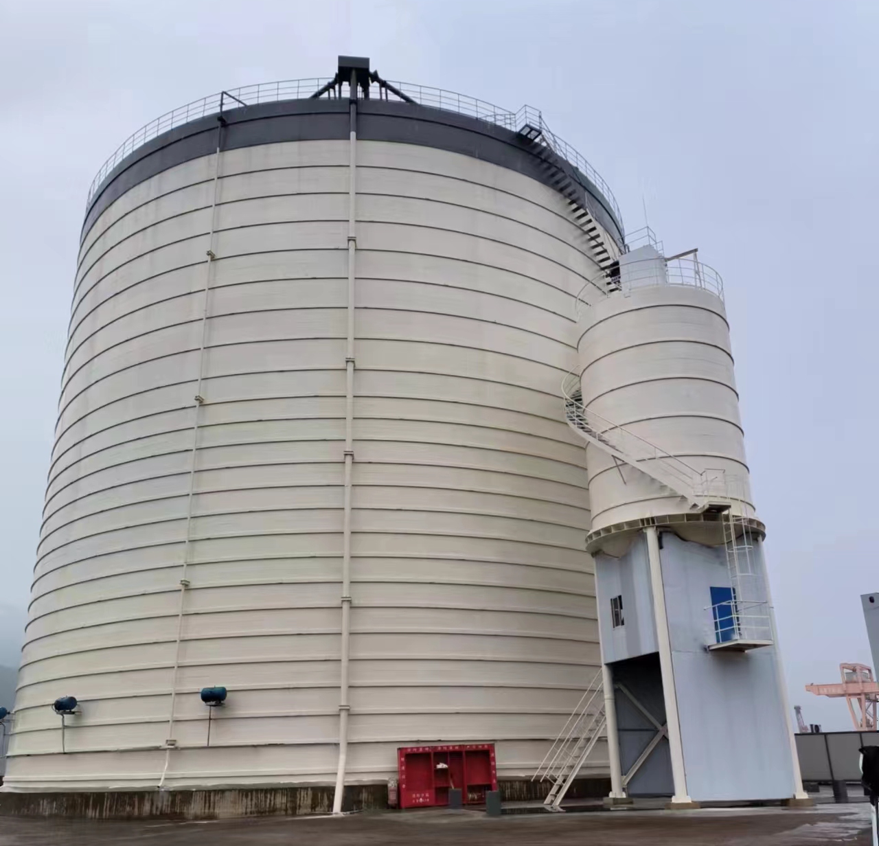 新龙镇10万吨水泥钢板库